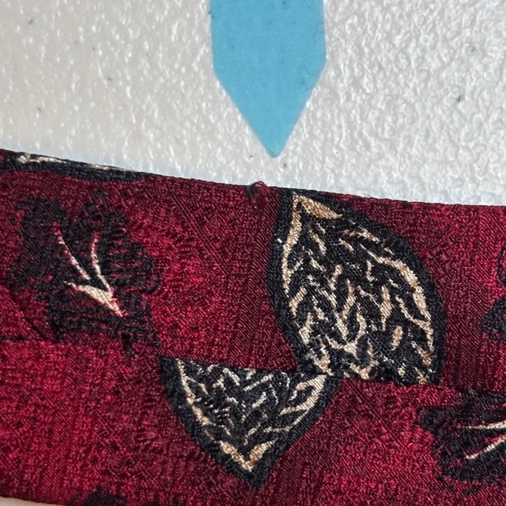 Robert Talbott Best of Class Guffey's‎ Red Leaf Silk Tie Necktie Mens Vintage